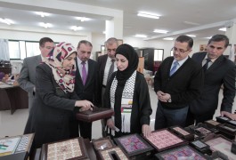 وفد طبي قطري يبدي إعجابه بالبرنامج ويثمن جهود القائمين عليه