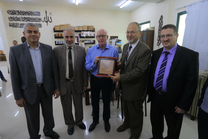 نائب منسق الأمم المتحدة لعملية السلام في الشرق الأوسط يزور مركز إرادة