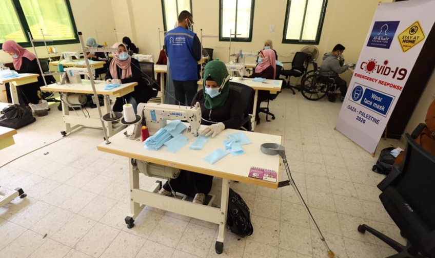 بتمويل كريم من مؤسسة الخير:  تشغيل النساء والشباب ذوي الإعاقة في إنتاج الكمامات الطبية